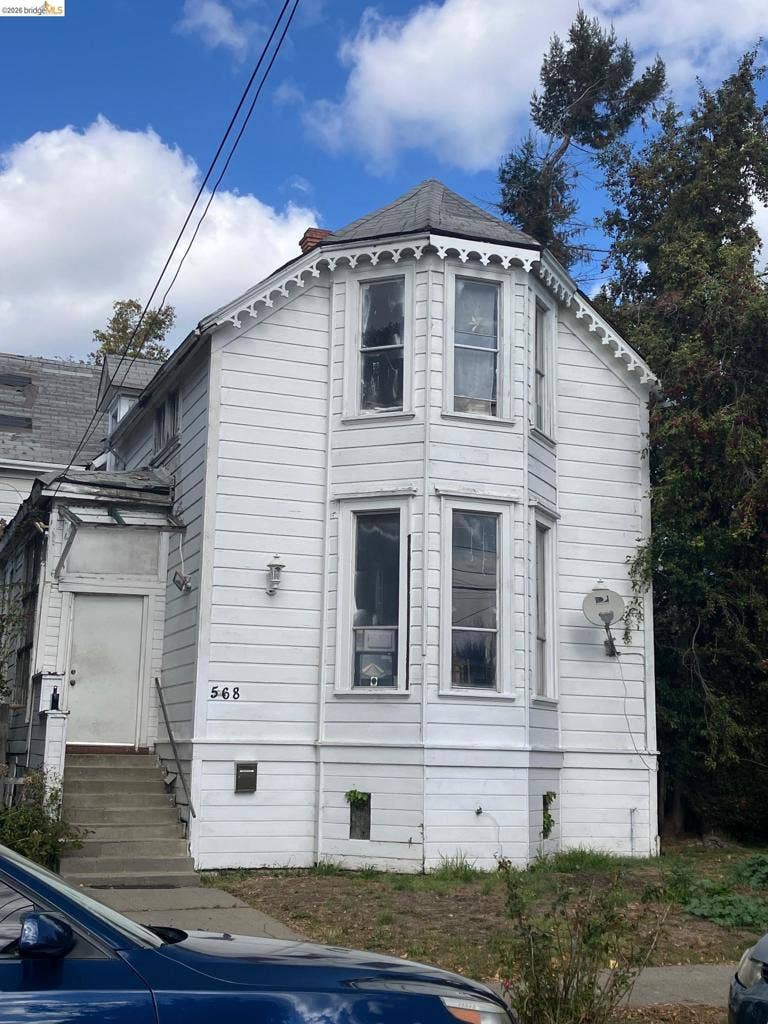 Property photo for Oakland, CA