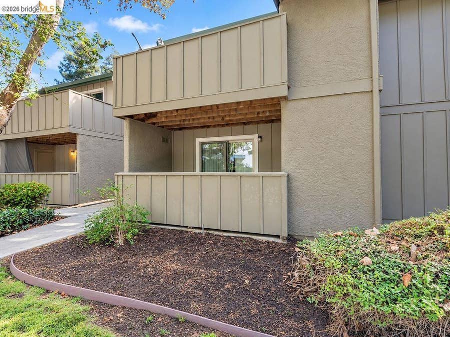 Property photo for 1251 Lakeview Cir, Pittsburg, CA