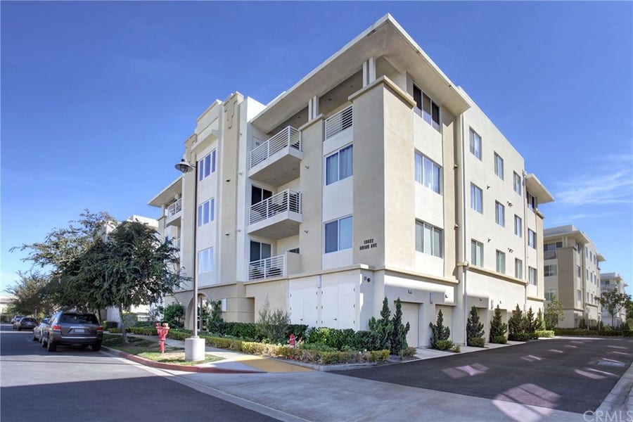 Property photo for 13032 Union Avenue, #401, Hawthorne, CA
