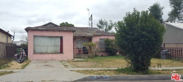 Property photo for 1426 W SCHOOL Street, Compton, CA