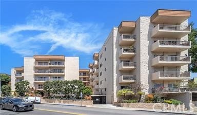 Property photo for 612 S Barrington Avenue, #211, Los Angeles, CA