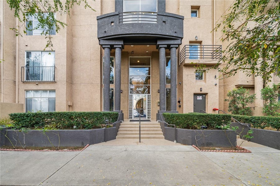 Property photo for 640 W 4th Street, #410, Long Beach, CA