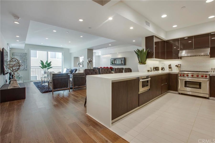 Property photo for 441 S Barrington Avenue, #302, Los Angeles, CA