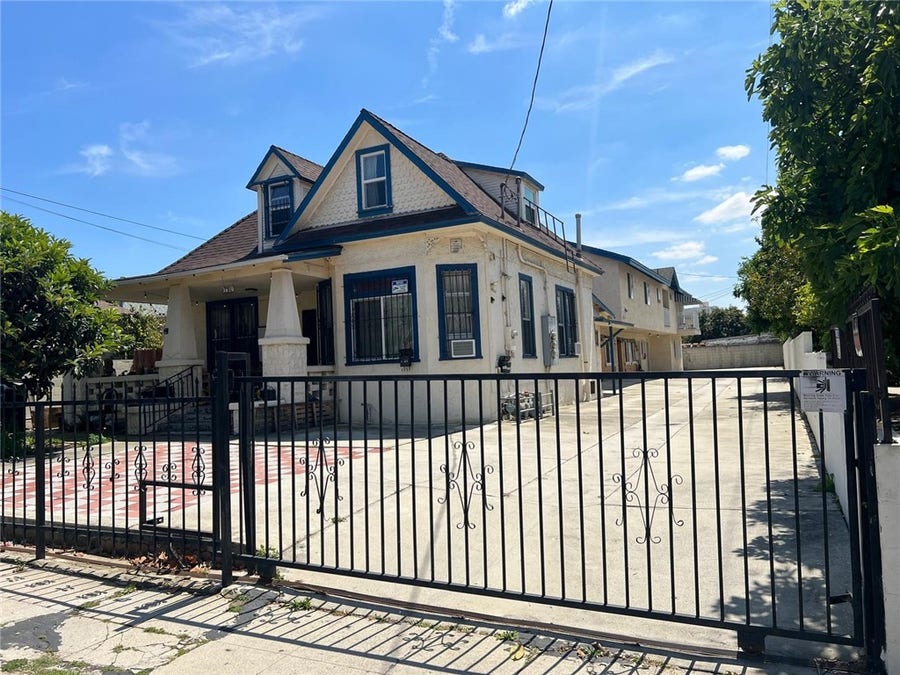 Property photo for 3020 Baldwin Street, Los Angeles, CA