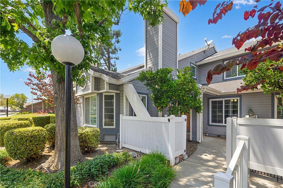Property photo for 326 Monroe Court, Azusa, CA