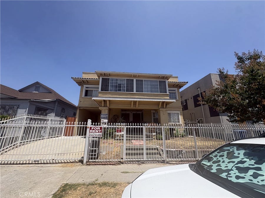 Property photo for 950 S New Hampshire Ave, Los Angeles, CA