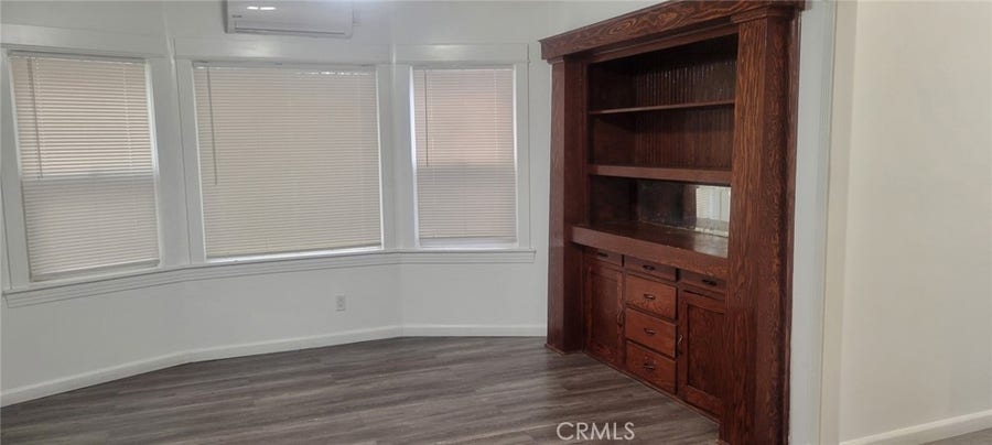 Property photo for 836 W 40th, Los Angeles, CA