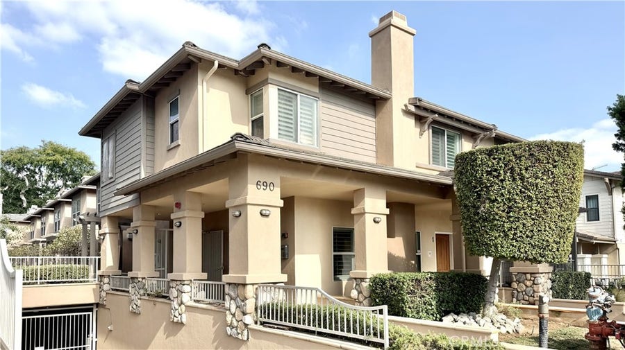 Property photo for 690 S Marengo Avenue, #6, Pasadena, CA