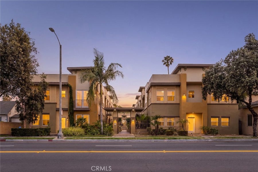 Property photo for 431 N Los Robles Avenue, #2, Pasadena, CA