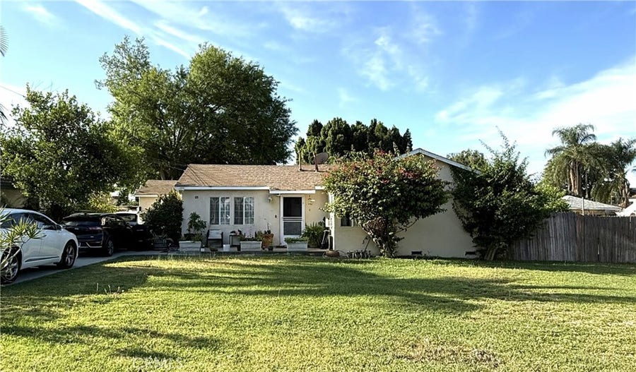 Property photo for 128 Los Angeles, Monrovia, CA