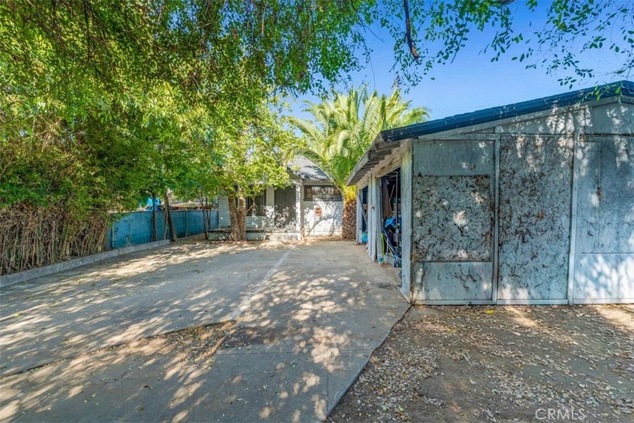 Property photo for 2081 Summit, Altadena, CA