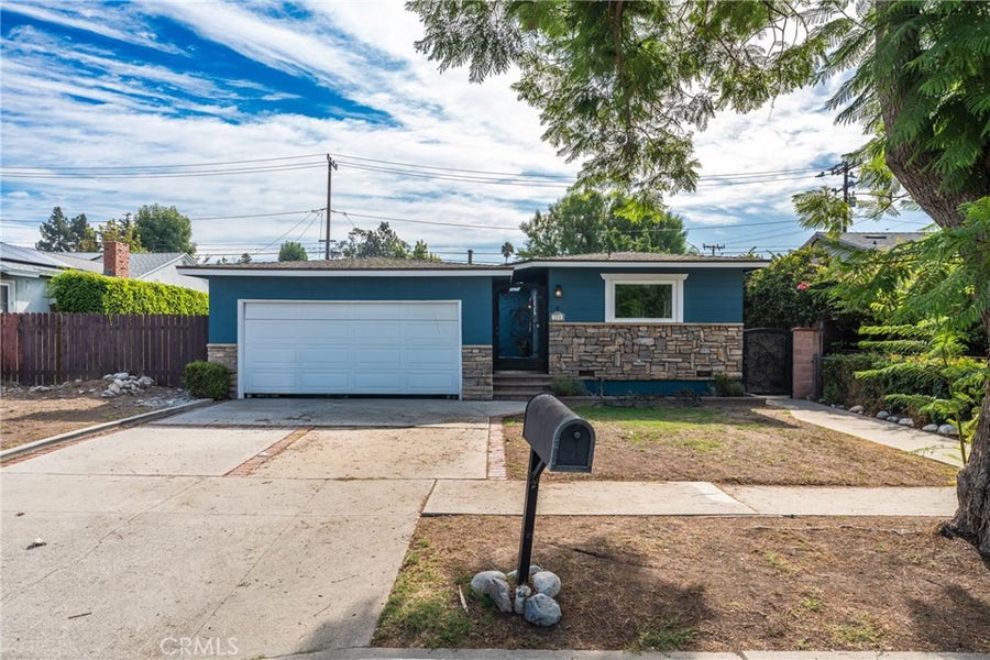 Property photo for 550 Greenbank Avenue, Duarte, CA