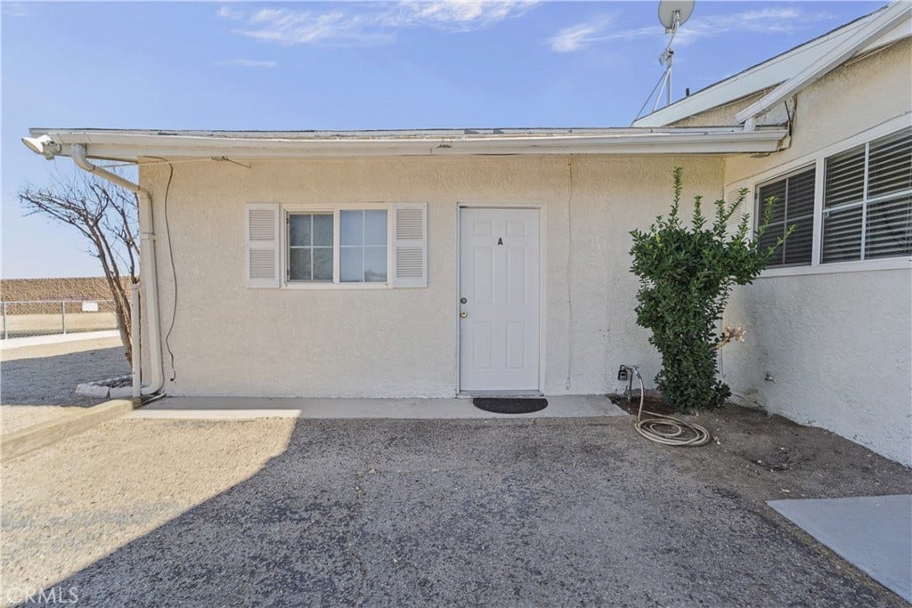 1232 E Elizabeth, Barstow, CA 92311 Unit A-Entrance