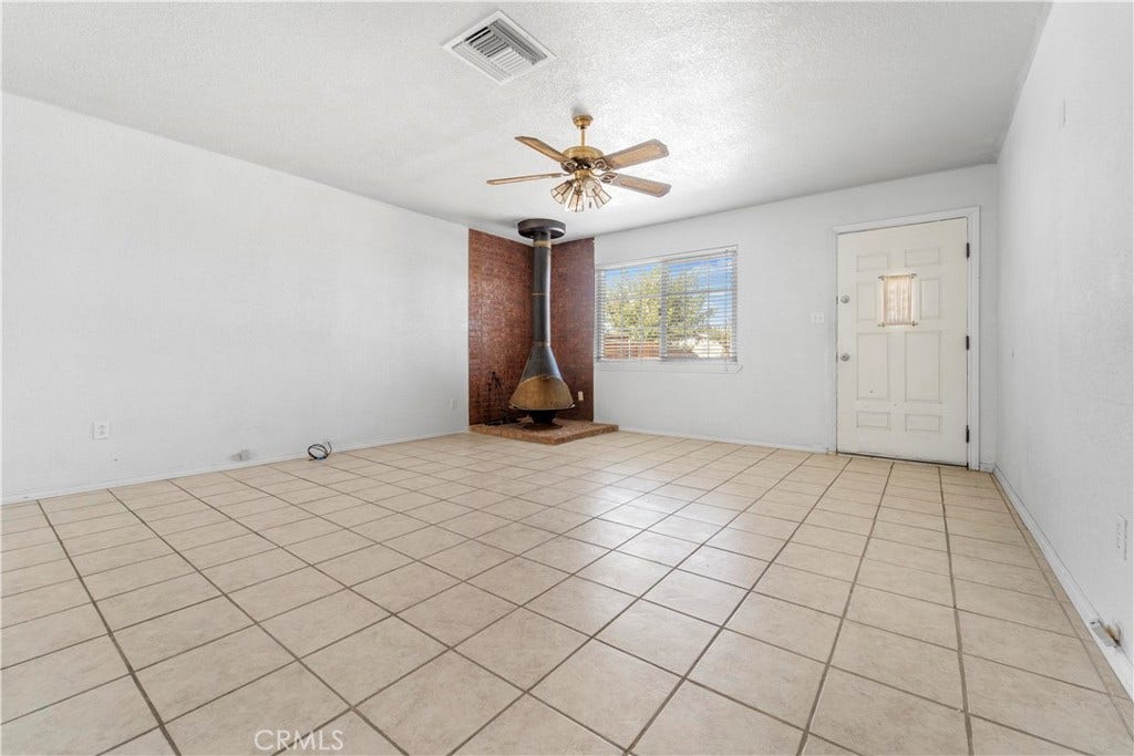 1232 E Elizabeth, Barstow, CA 92311 Unit D -Living Room