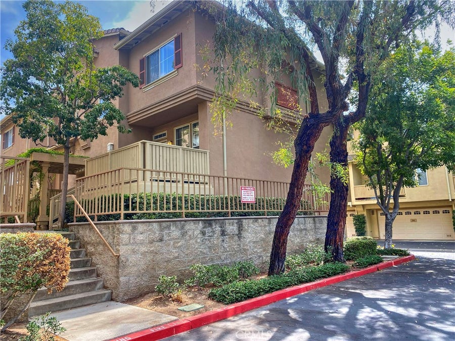 Property photo for 533 W Summerfield Circle, Anaheim, CA