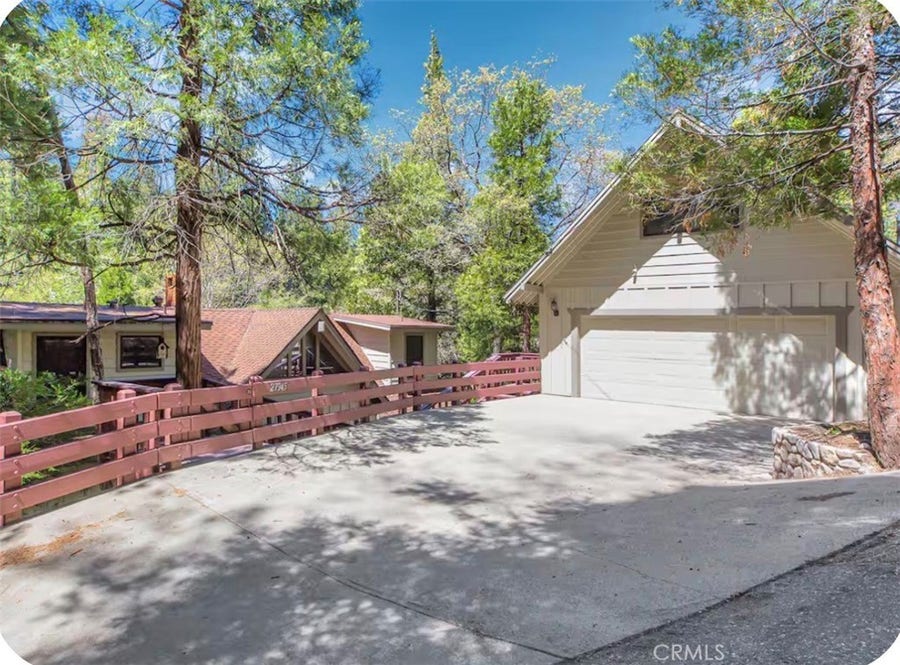 Property photo for 27945 Lakes Edge, Lake Arrowhead, CA