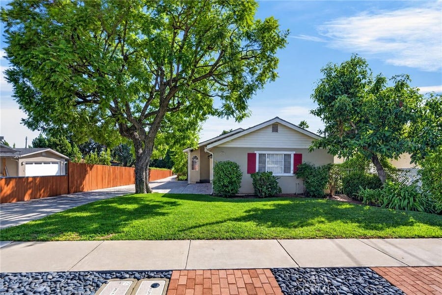 Property photo for 300 W Laurel Avenue, Sierra Madre, CA