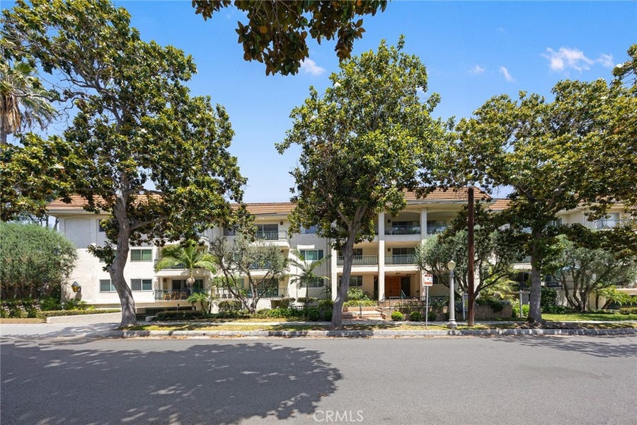 Property photo for 420 S Madison Avenue, #301, Pasadena, CA