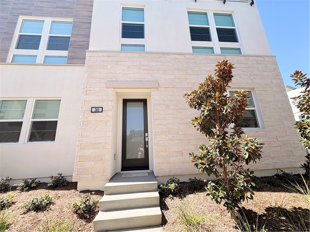 348 Plume Way, Montebello, CA 90640 Entrance from the front