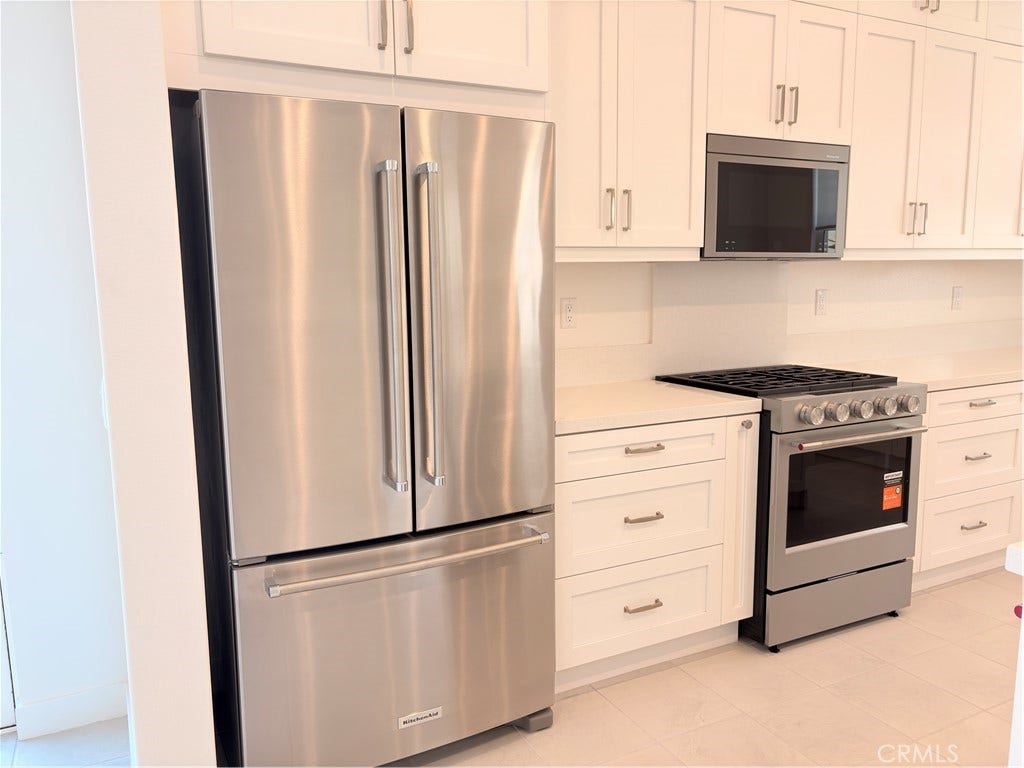 348 Plume Way, Montebello, CA 90640 Stainless steel appliances with many cabinets