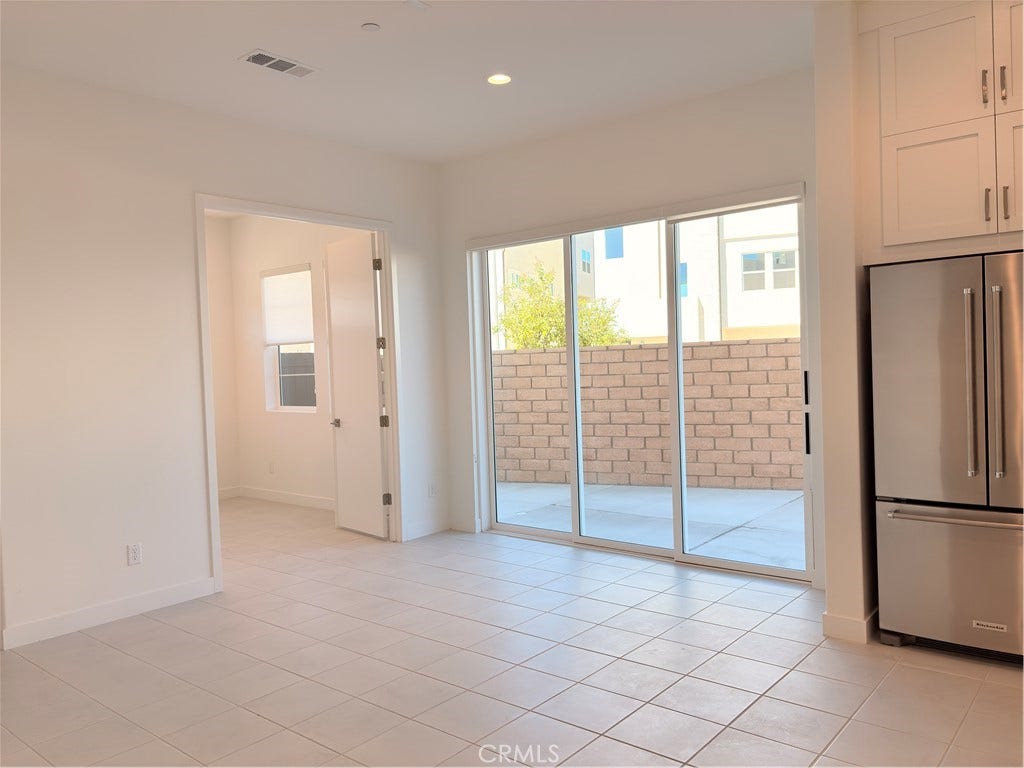 348 Plume Way, Montebello, CA 90640 Dining area adjacent to the side yard