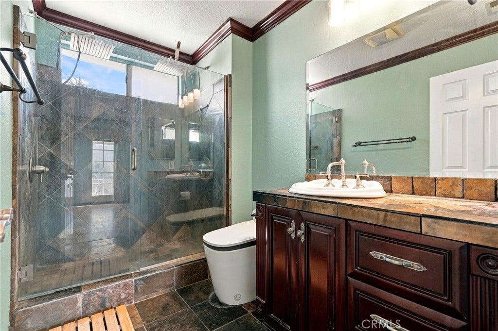 19015 Envoy, Corona, CA 92881