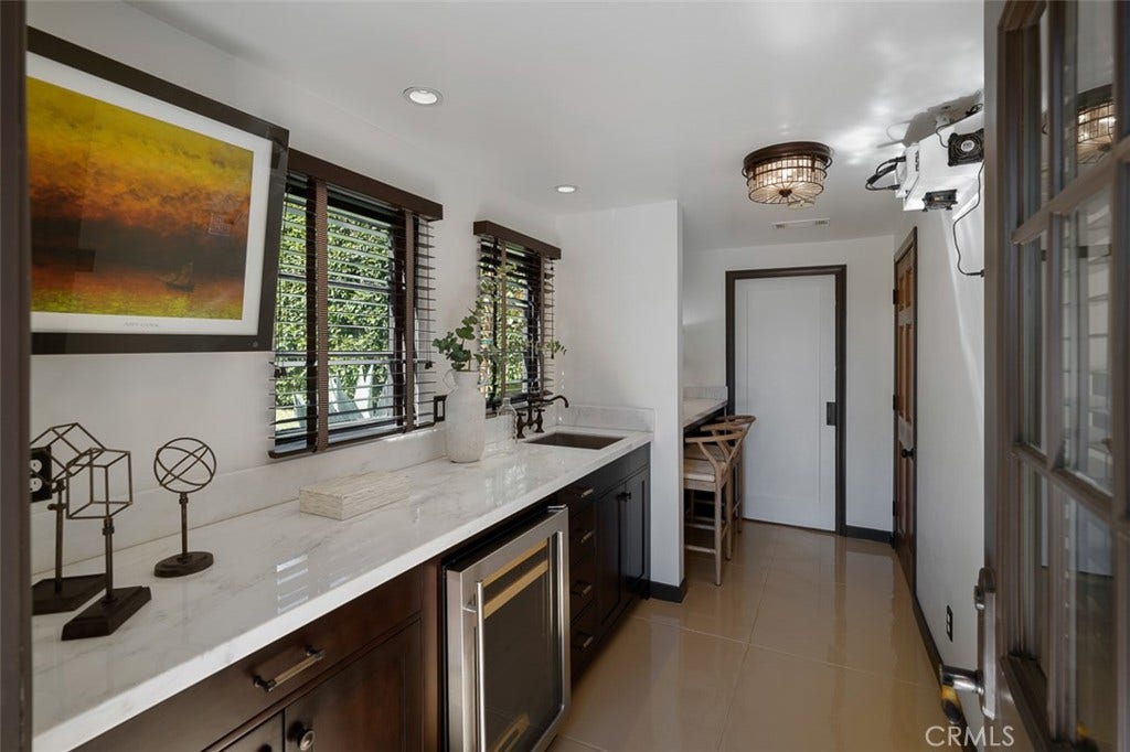 Guest house kitchenette