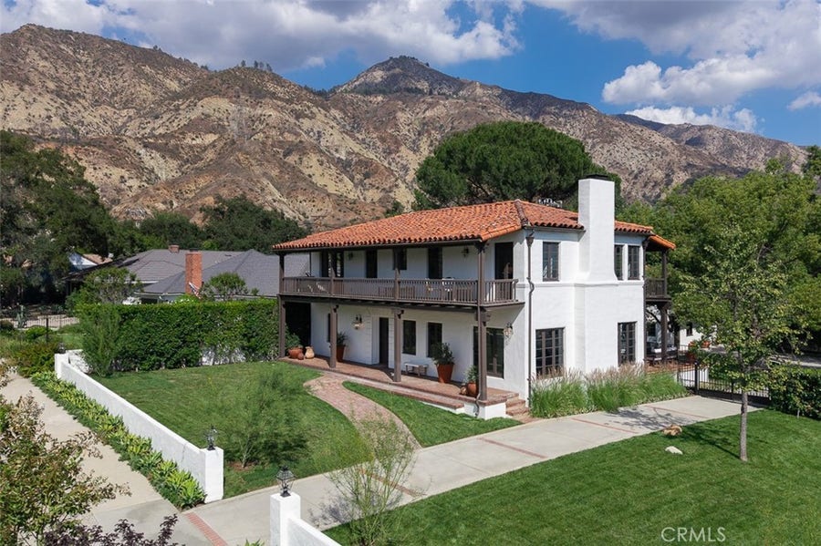 Property photo for 2098 Roosevelt, Altadena, CA