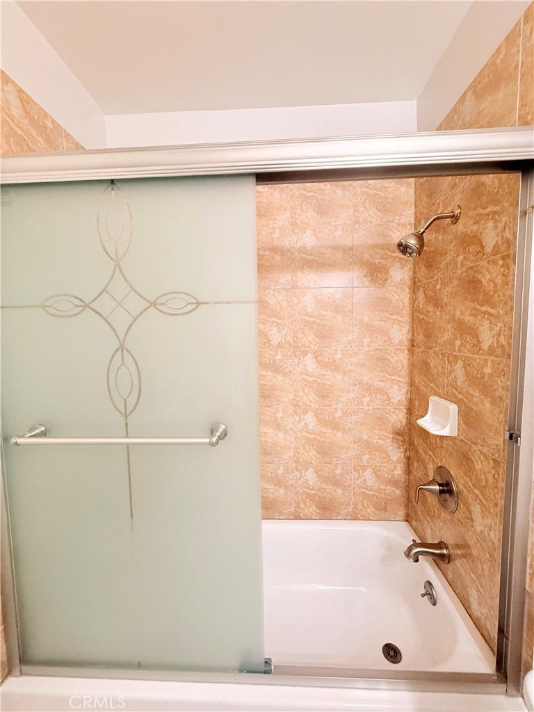 5465 Bohlig, #115, Los Angeles, CA 90032 Master Bath