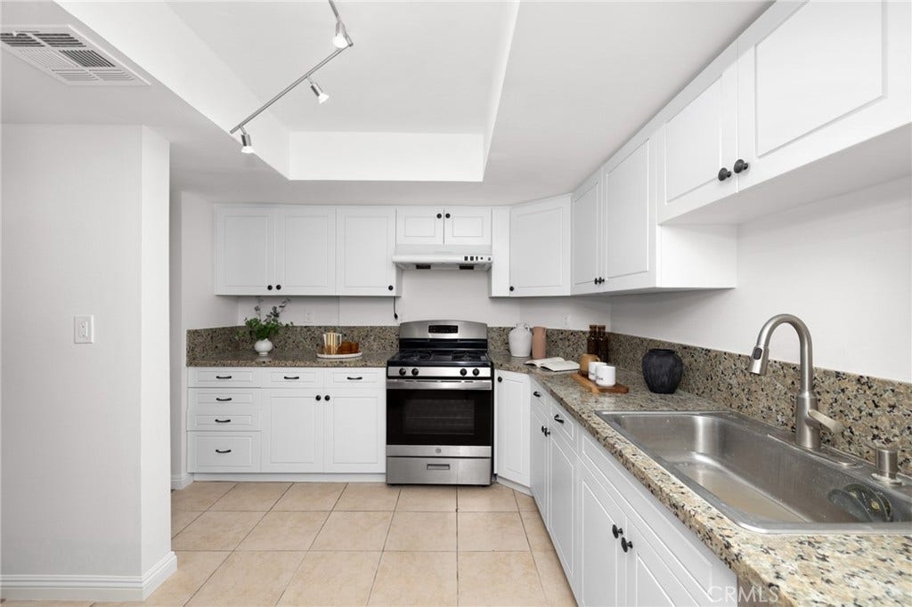 300 S Reno Street, #303, Los Angeles, CA 90057