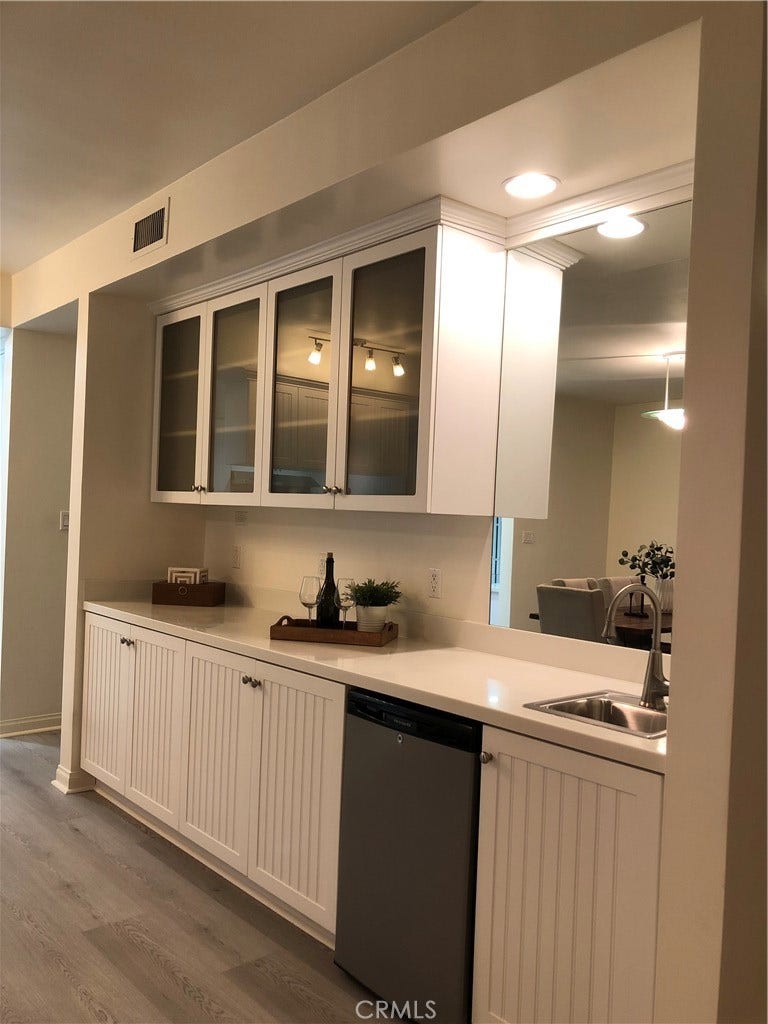 380 S Orange Grove Bl, #8, Pasadena, CA 91105 380 S Orange Grove Bl, #8, Pasadena, CA 91105