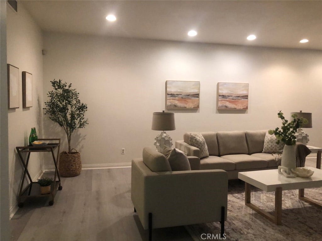 380 S Orange Grove Bl, #8, Pasadena, CA 91105 380 S Orange Grove Bl, #8, Pasadena, CA 91105