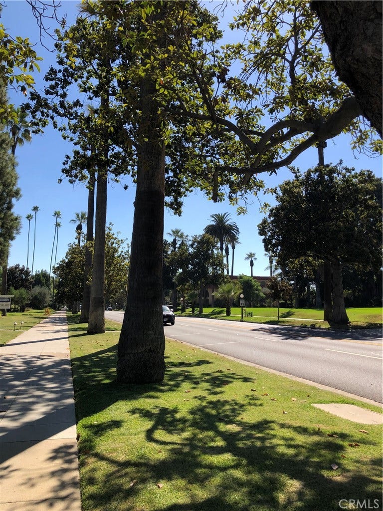 380 S Orange Grove Bl, #8, Pasadena, CA 91105 380 S Orange Grove Bl, #8, Pasadena, CA 91105