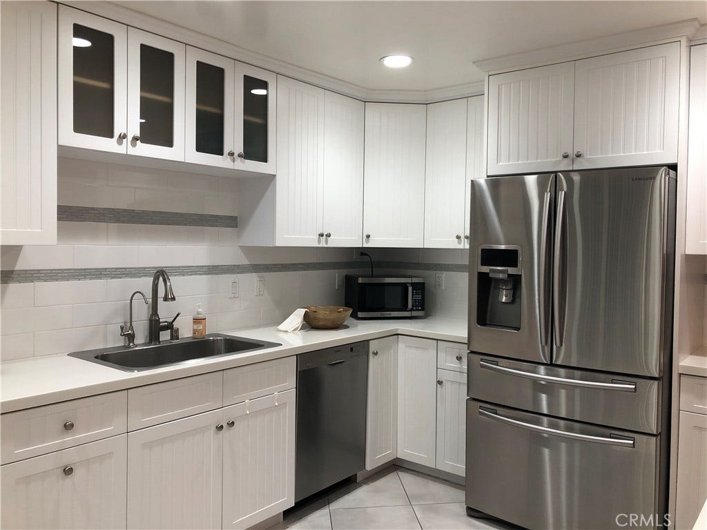 380 S Orange Grove Bl, #8, Pasadena, CA 91105 380 S Orange Grove Bl, #8, Pasadena, CA 91105
