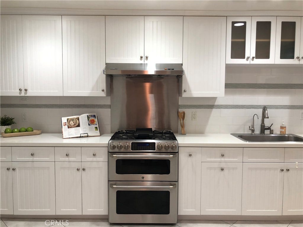 380 S Orange Grove Bl, #8, Pasadena, CA 91105 380 S Orange Grove Bl, #8, Pasadena, CA 91105