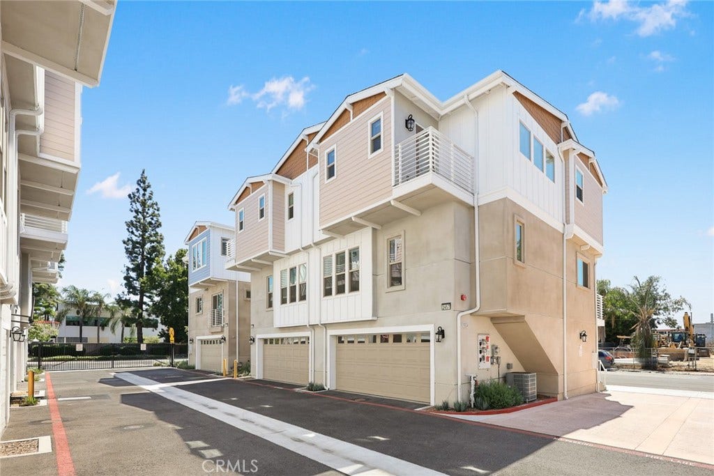 2461 1st Avenue, La Verne, CA 91750 2461 1st Avenue, La Verne, CA 91750