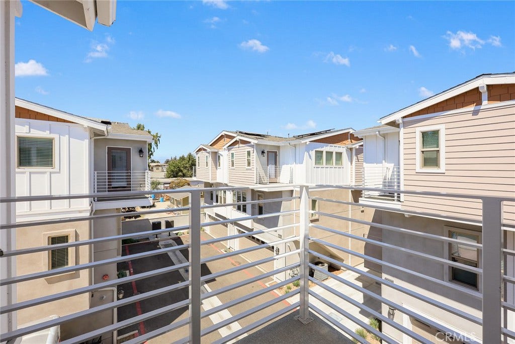 2461 1st Avenue, La Verne, CA 91750 2461 1st Avenue, La Verne, CA 91750