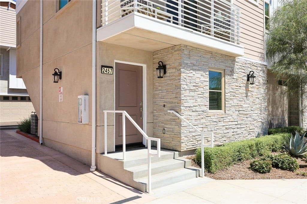 2461 1st Avenue, La Verne, CA 91750 2461 1st Avenue, La Verne, CA 91750
