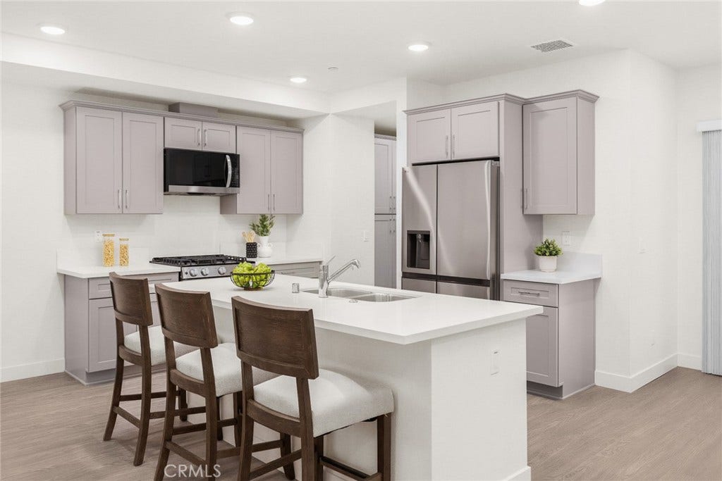 2461 1st Avenue, La Verne, CA 91750 2461 1st Avenue, La Verne, CA 91750
