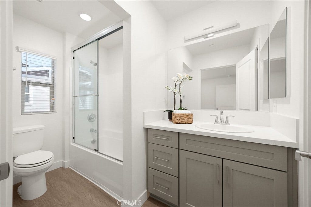 2461 1st Avenue, La Verne, CA 91750 2461 1st Avenue, La Verne, CA 91750