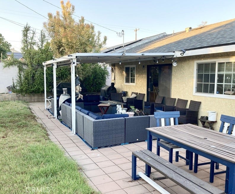1273 Elsinor Avenue, Ventura, CA 93004 Covered & uncovered Patios