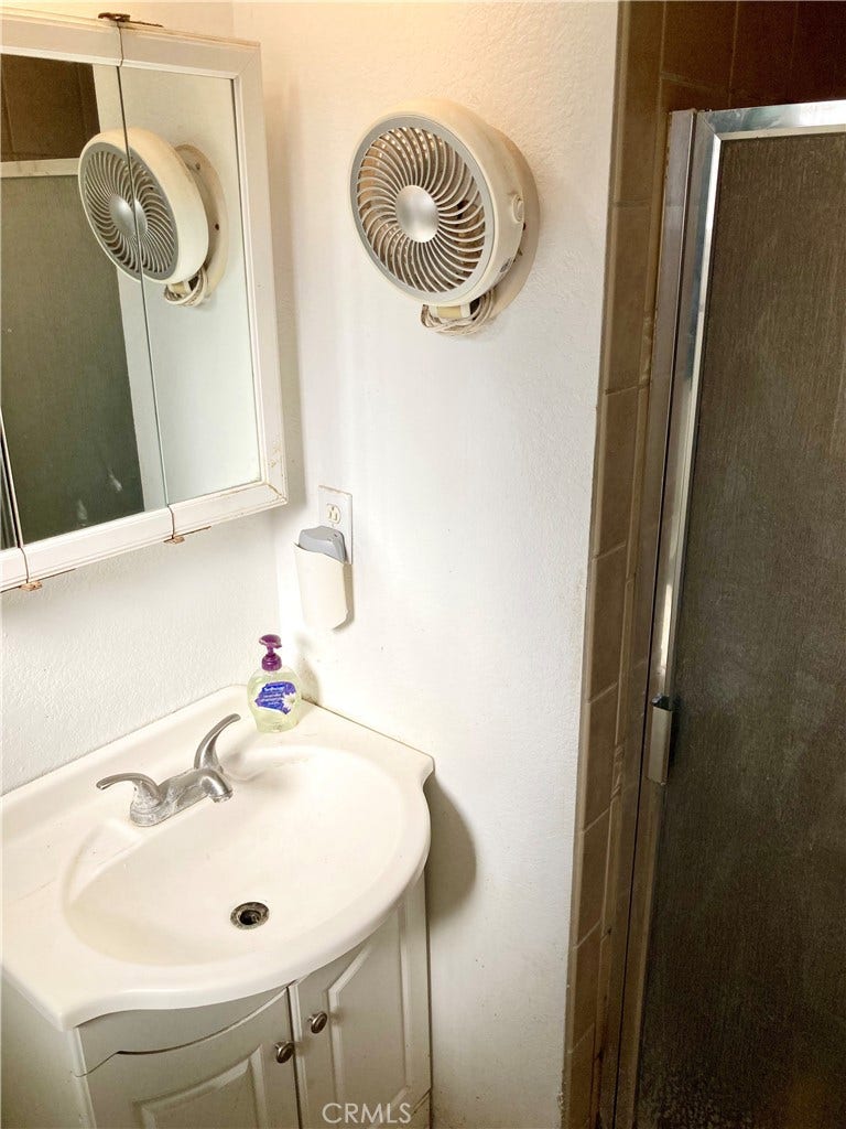1273 Elsinor Avenue, Ventura, CA 93004 Primary bathroom2