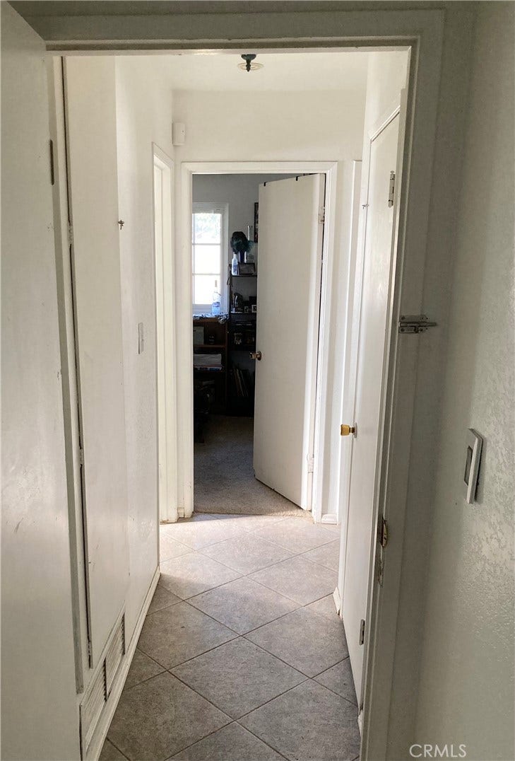 1273 Elsinor Avenue, Ventura, CA 93004 Central Hallway