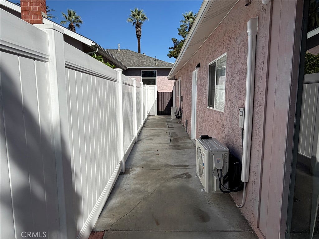 204 E I Street, Ontario, CA 91764 204 E I Street, Ontario, CA 91764