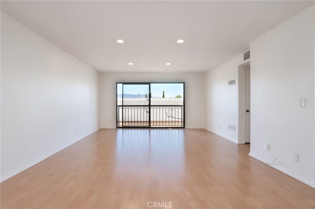 814 E Windsor Road, #208, Glendale, CA 91205 814 E Windsor Road, #208, Glendale, CA 91205