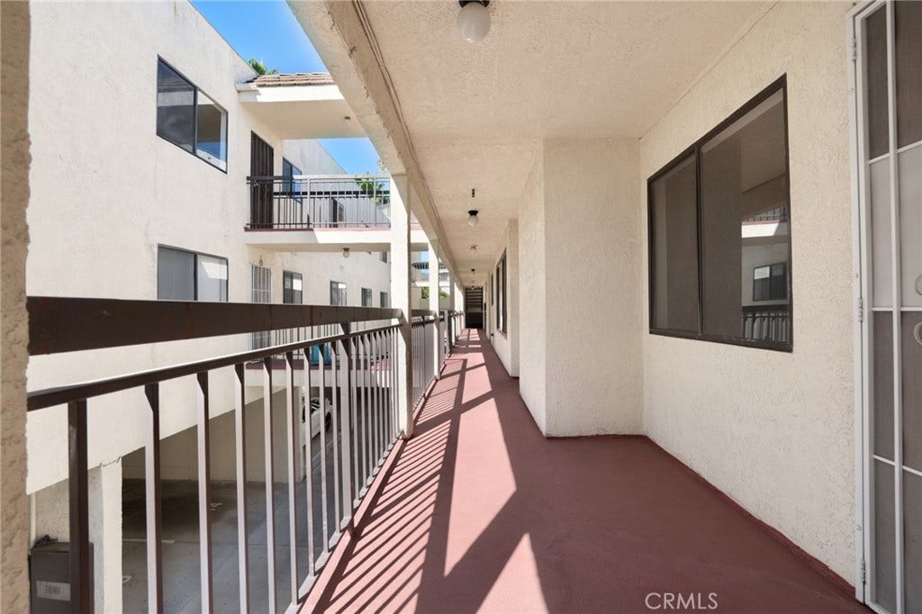 814 E Windsor Road, #208, Glendale, CA 91205 814 E Windsor Road, #208, Glendale, CA 91205