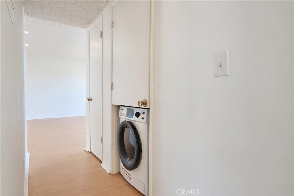 814 E Windsor Road, #208, Glendale, CA 91205 814 E Windsor Road, #208, Glendale, CA 91205