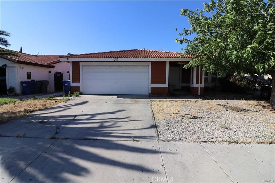 Property photo for 4537 Elwood Avenue, Palmdale, CA