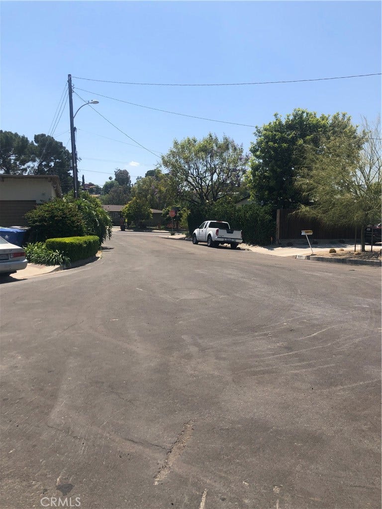 Property photo for 923 Alegre Place, Los Angeles, CA