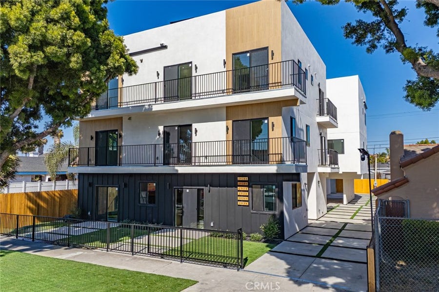 Property photo for 2938 Sycamore Avenue, #4, Los Angeles, CA